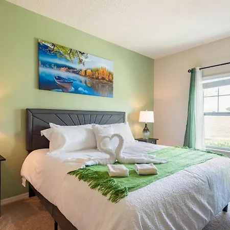 Super Comfy And Spacious 3 Bedroom 10 Minutes From Disney, With Major Shopping 4 Minutes Away